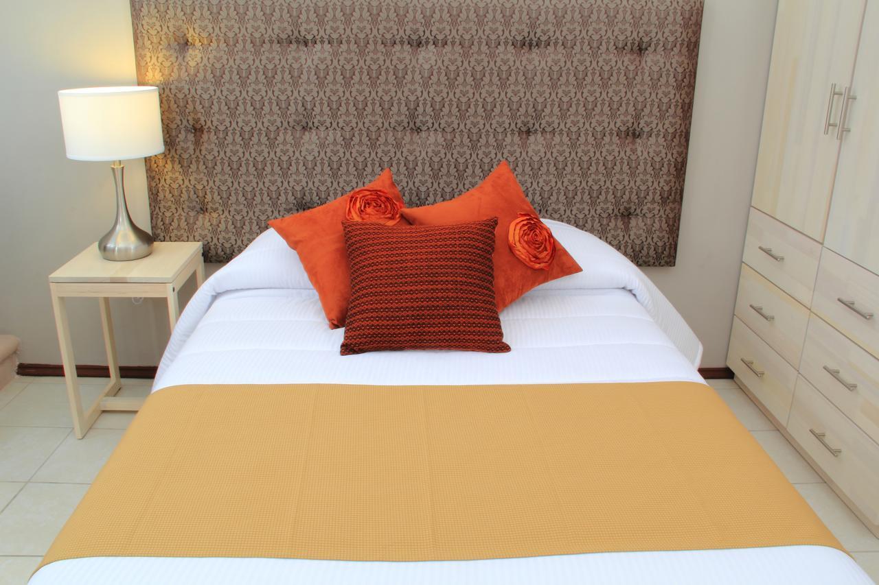 Hotel La Casa De Maria 4*